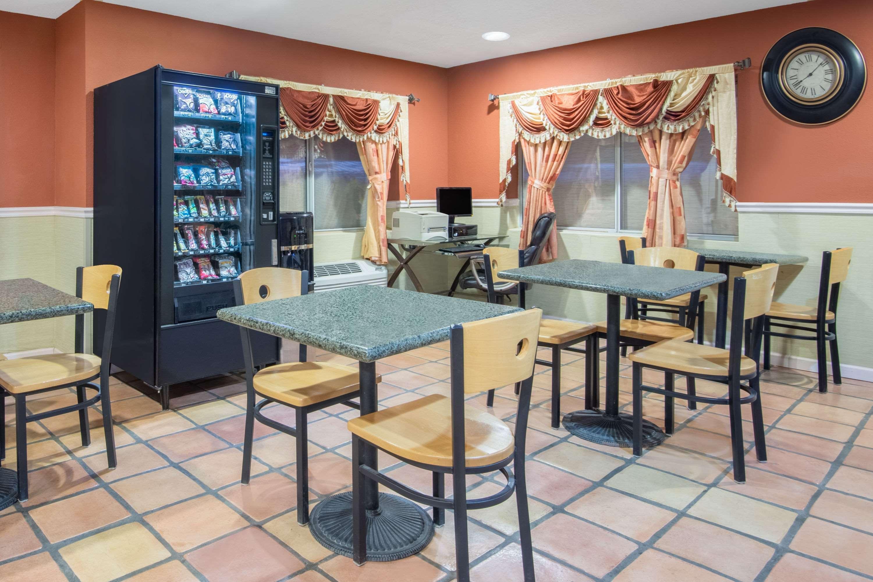 Motel Super 8 By Wyndham Portales Exterior foto
